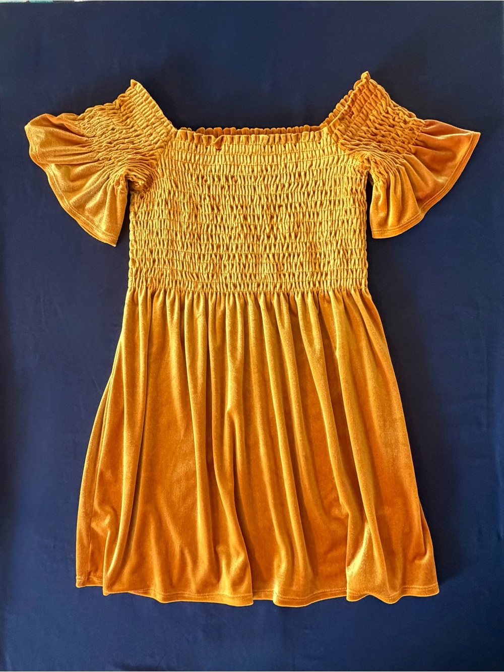 Urban Outfitters Clara Smocked Velvet Off-Shoulder Mini Dress in Gold Sz M